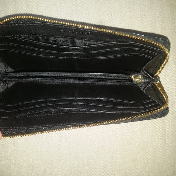 Michael Kors Black Wallet - Picture 3 of 5